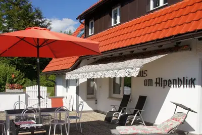 Image de Spacious holiday apartment, 110 m² + 60 m² sun terrace and Alpine views
