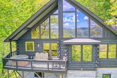 Image de 🏔 Awesome View Cabin – Stunning Views - Hot Tub - Pet Friendly - Game Loft.