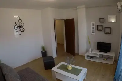 Image de Appartement de vacances Stari Grad pour 1 - 4 personnes avec 2 chambres à coucher - Maison mitoyenne