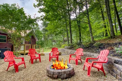 Image de Cabin with Theater|Arcade|Private Hot Tub|Fire Pit