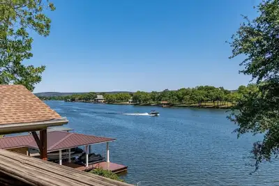 Image de Bonnie Brae-Lakefront Getaway w/Jet Ski & Boat Lift