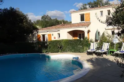 Image de Gite tout confort avec Piscine, jardin paysagé, garrigue et Pic Saint Loup. . .