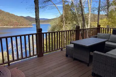 Image de The Views! Lake Nantahala Smoky Mountain Cabin with Hot Tub & Firepit!