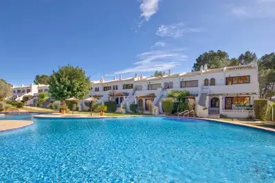 Image de Joli appartement pour 3 personnes avec piscine, Wifi, Tv et terrasse