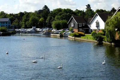 Image de Waterside holiday cottage in Wroxham with own private mooring and fishing