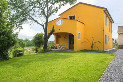 Image de Appartement dans une maison de vacances avec piscine, Wifi, climatisation, animaux admis, parking