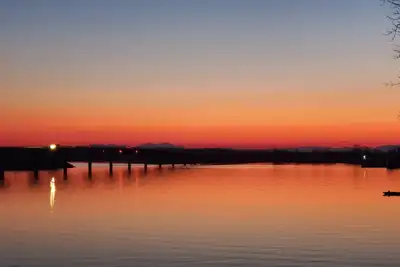 Image de Year-Round: Amazing Sunrises, 150ft Shore, Private Boat Launch/Dock, Hot Fishing