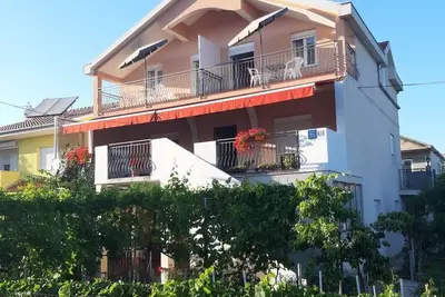 Image de Appartement de vacances Sukošan pour 4 - 6 personnes avec 3 chambres à coucher - Maison de vacances