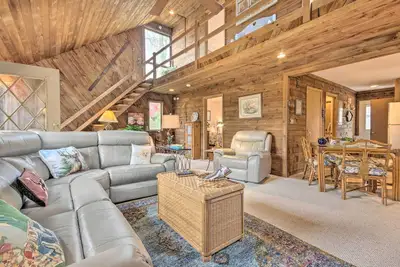 Image de 1 Mi to Beech Mtn: Home w/ Furnished Deck