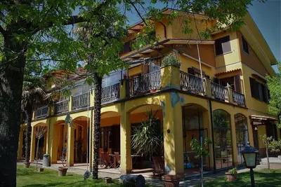 Image de Maison de vacances Pian di Sco pour 4 - 9 personnes avec 4 chambres à coucher - Maison jumelée