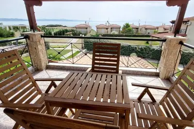 Image de Maison de vacances Nea Moudhania pour 1 - 5 personnes avec 3 chambres à coucher - Maison jumelée