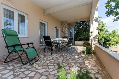 Image de Appartement de vacances Seget Donji pour 2 - 4 personnes avec 2 chambres Ă coucher - Logement de vac