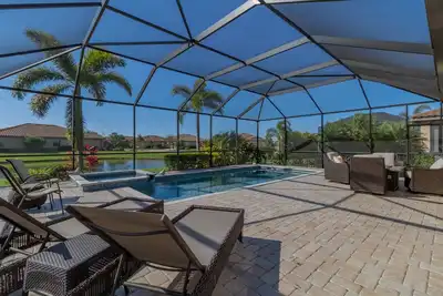 Image de ⚓Lakeside home with private pool located in Golf & Cc! ⚓⛳