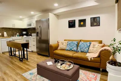 Very clean, modern, and well-appointed daylight basement apartment.