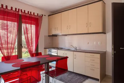 One-Bedroom Apartment with Mountain View (60m2)