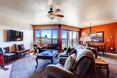 Image de Luxury Ski-In/Out Condo w/Free WiFi, Fireplace, W/D, Shared Pool, Hot Tub, Grill