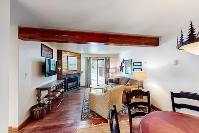 Image de Lovable condo with pool, hot tubs, sauna & clubhouse