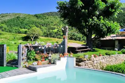 Image de gîte le berger, écologique, solaire, pleine nature