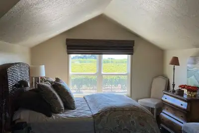 Image de A classic barn loft, reinterpreted.