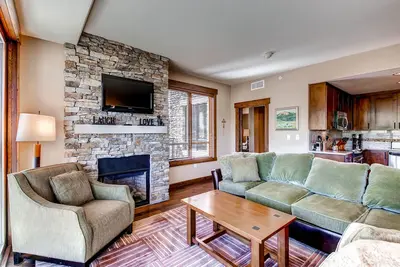 Image de Luxurious, family-friendly condo w/shared hot tubs, pool, game room, & fitness
