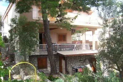 Image de Appartement de vacances Vodice pour 1 - 9 personnes avec 3 chambres à coucher - Logement de vacances