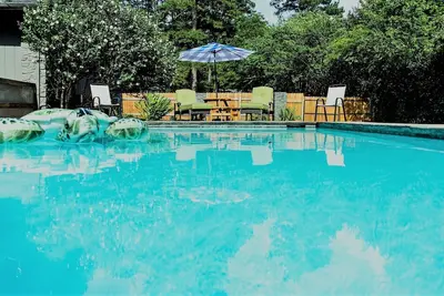 Image de Lake Access Nearby! Heated Pool Seasonally;Guest House available-additional fee.