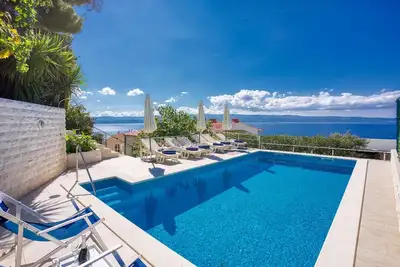 Image de Appartement de vacances Omiš pour 1 - 6 personnes avec 3 chambres à coucher - Logement de vacances d