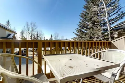 Image de Huge townhome in a great location w/ a bonus den & shared hot tubs