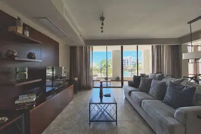 Image de Spectacular 3 Bedroom Condo at Solarea Beach Resort