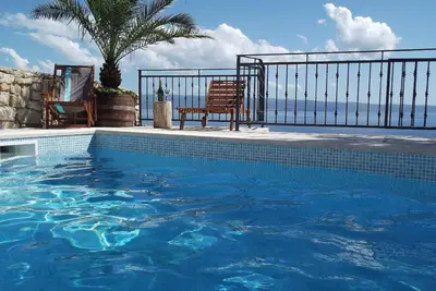 Image de Maison de vacances Podstrana pour 1 - 5 personnes avec 3 chambres à coucher - Maison de vacances