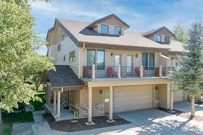 Image de Large Luxury Home w/ Private Hot Tub / Garage