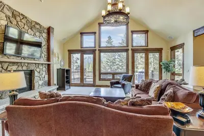 Image de Highlands Getaway: Private Home with great views, Hot Tub & Seasonal Shuttle