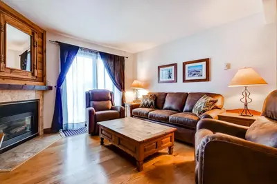 Image de Appealing condo with sauna, pool, hot tubs & barbecue area