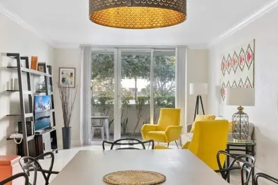 Image de The Tides Hollywood Luxury Suites 1a 3801 by RedAwning