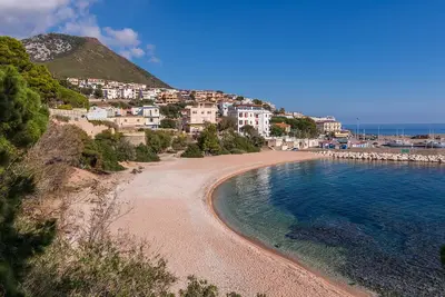 Image de Maison de vacances avec 2 étages et piscine extérieure
