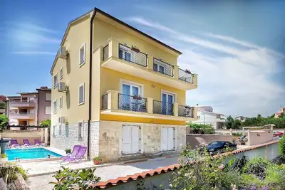 Image de Appartement de vacances Ližnjan pour 1 - 6 personnes avec 3 chambres à coucher - Logement de vacance
