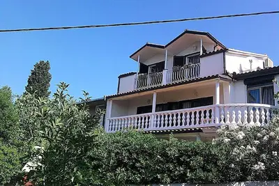 Image de Maison de vacances Novi Vinodolski pour 1 - 10 personnes avec 5 chambres à coucher - Maison mitoyenn