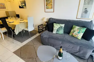 Image de T2 climatisé proche commerces et plage