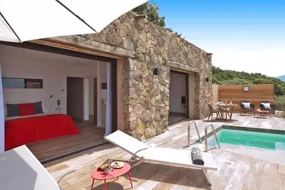 Image de Splendid one bedroom villa with heated swimming pool.