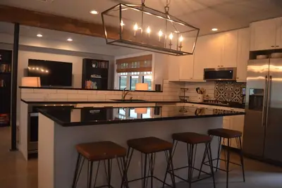 Image de Newer built cottage-short walk to beach