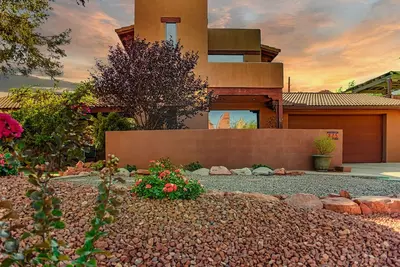 Image de 375 Casa Magnolia