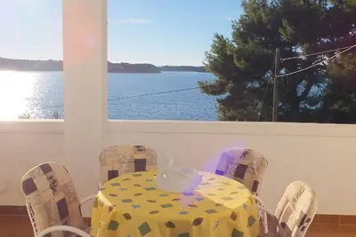Image de Appartement de vacances Supetarska Draga pour 1 - 4 personnes avec 1 chambre Ă coucher - Logement de