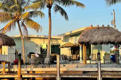 Image de All Docked Out~ Key Colony Retreat Sandy beach's and sunsets