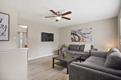 Image de Easton Towne Center 4 bed, 2 full bath home w\/ big yard