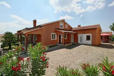 Image de Maison de vacances Buje pour 1 - 8 personnes avec 3 chambres Ă coucher - Maison de vacances
