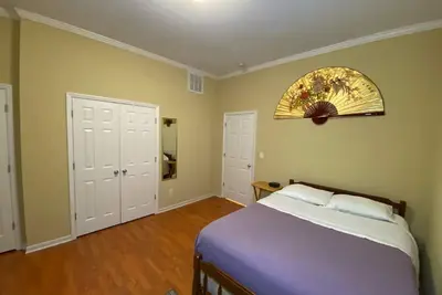 Image de Affordable house with comfy bed.