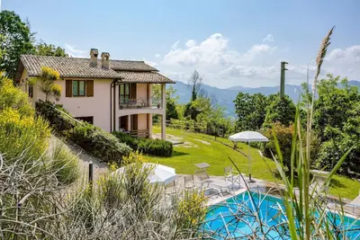 Image de Maison de vacances Acqualagna pour 1 - 16 personnes avec 6 chambres à coucher - Maison mitoyenne