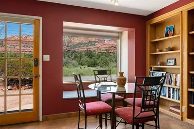 Image de Ranch Style Home Uptown Sedona! Wilson - S022