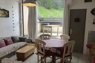 Image de Duplex lumineux 4-6 pers avec balcon sud, bien équipé, proche pistes et commerces, refait à neuf, calme