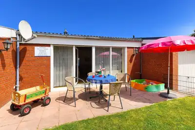 Image de Maison de vacances Bensersiel pour 1 - 4 personnes avec 2 chambres à coucher - Maison mitoyenne